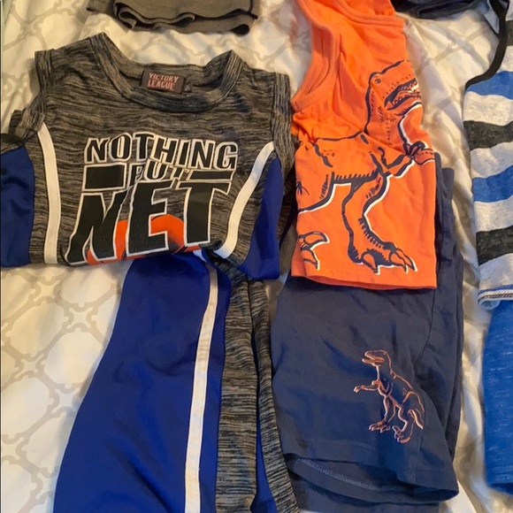 5T boys huge summer bundle! T-shirts and shorts - Picture 7 of 8